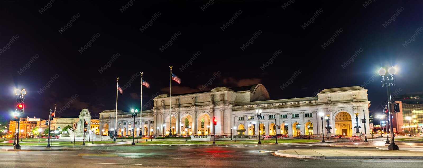 Washington Union Station lit at night